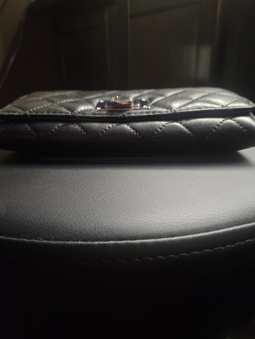 💥Sale💥Michael Kors Black Quilted Astrid Carryall Leather Clutch - Picture 4 of 6